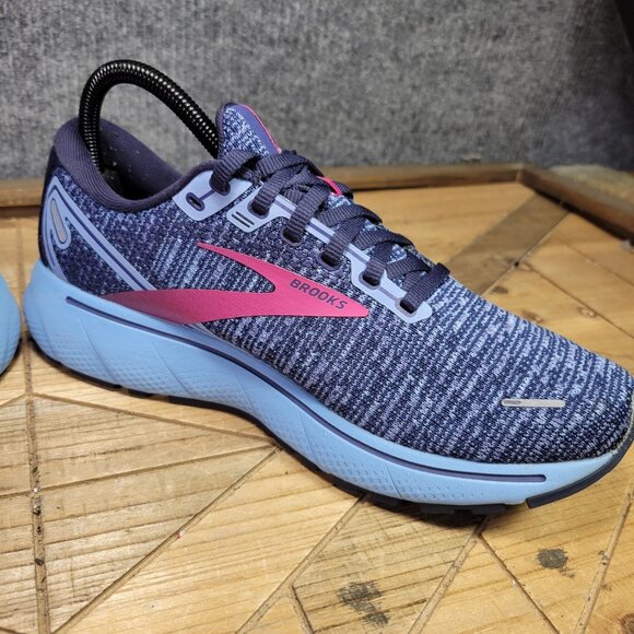 Brooks Ghost 14 in Navy and Fuchsia. Sz 9 - Picture 7 of 12